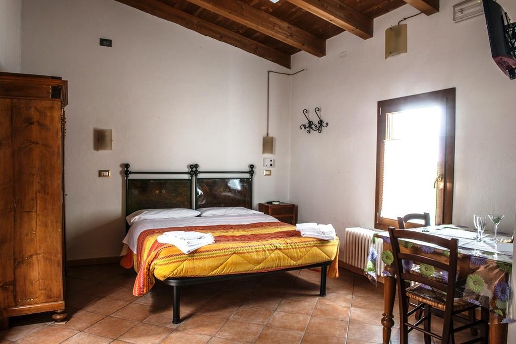 Corte Galvana Cento  Habitación foto